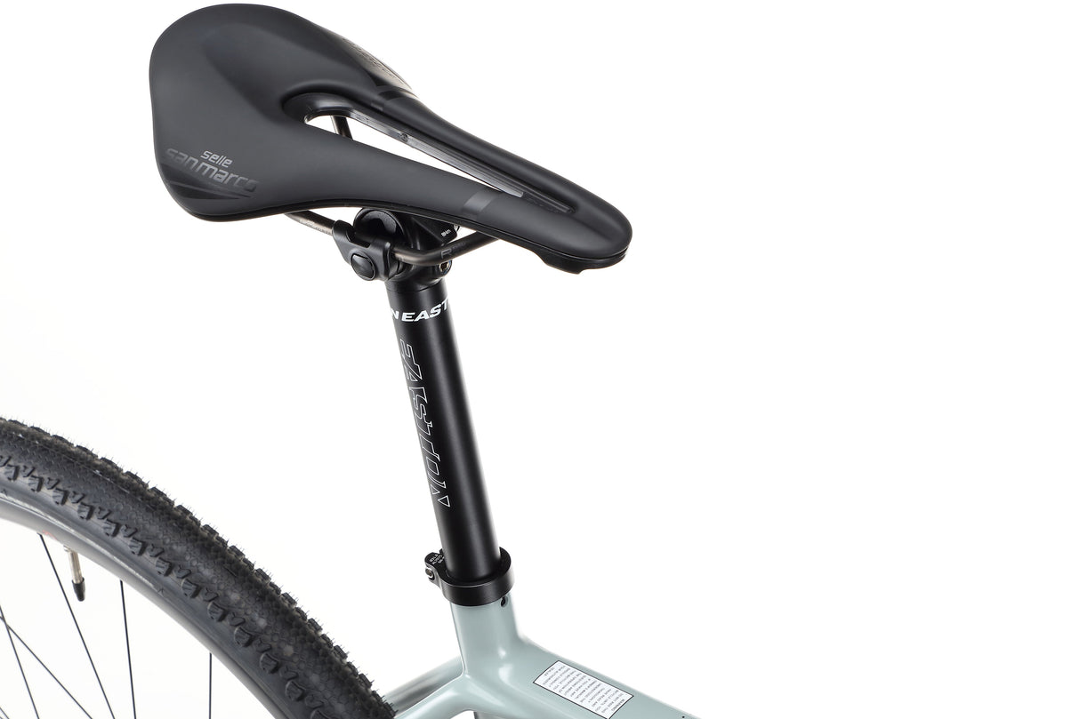 Haro Buzzard 1 – rower gravelowy z karbonową ramą i napędem SRAM Rival AXS