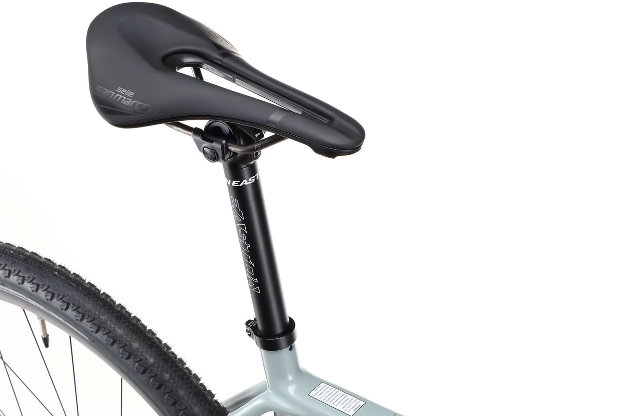 Haro Buzzard 1 – rower gravelowy z karbonową ramą i napędem SRAM Rival AXS
