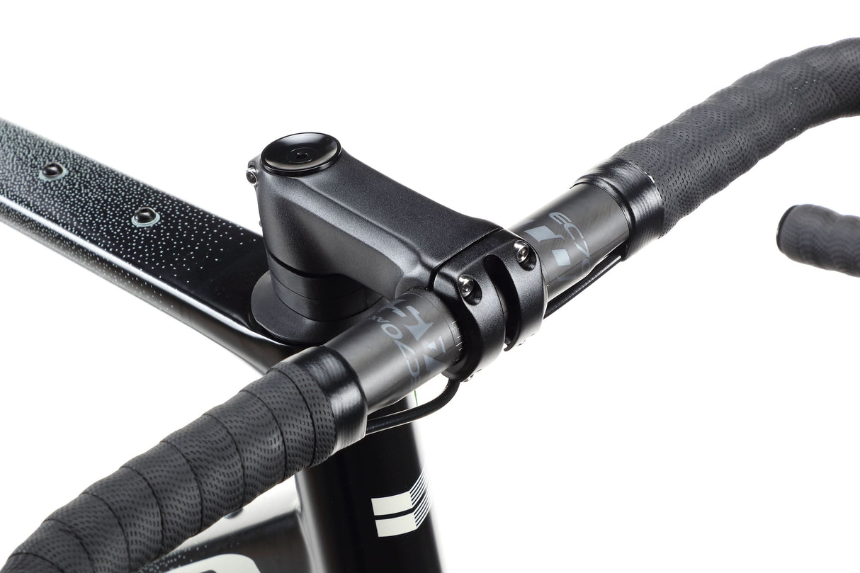 Haro Buzzard 1 – rower gravelowy z karbonową ramą i napędem SRAM Rival AXS