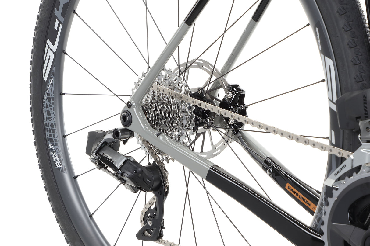 Haro Buzzard 1 – rower gravelowy z karbonową ramą i napędem SRAM Rival AXS