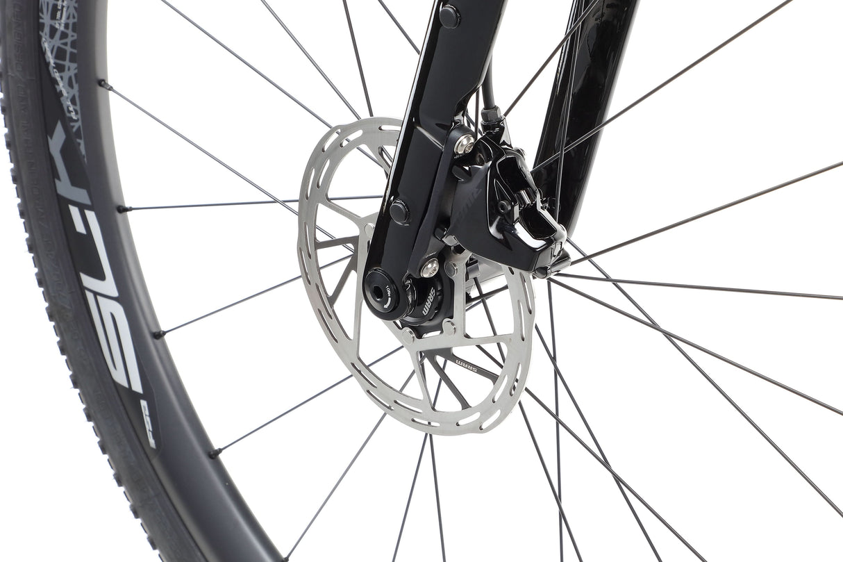 Haro Buzzard 1 – rower gravelowy z karbonową ramą i napędem SRAM Rival AXS