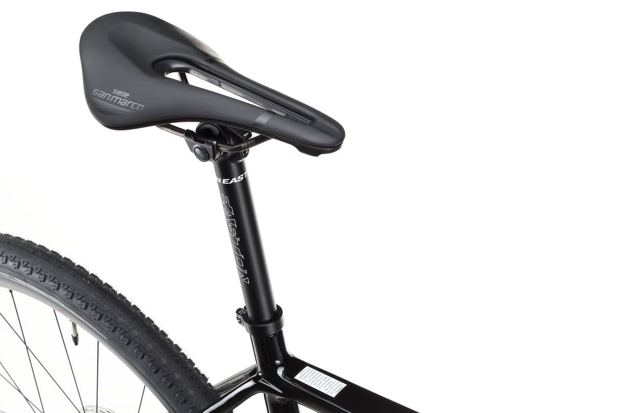 Haro Buzzard 1 – rower gravelowy z karbonową ramą i napędem SRAM Rival AXS
