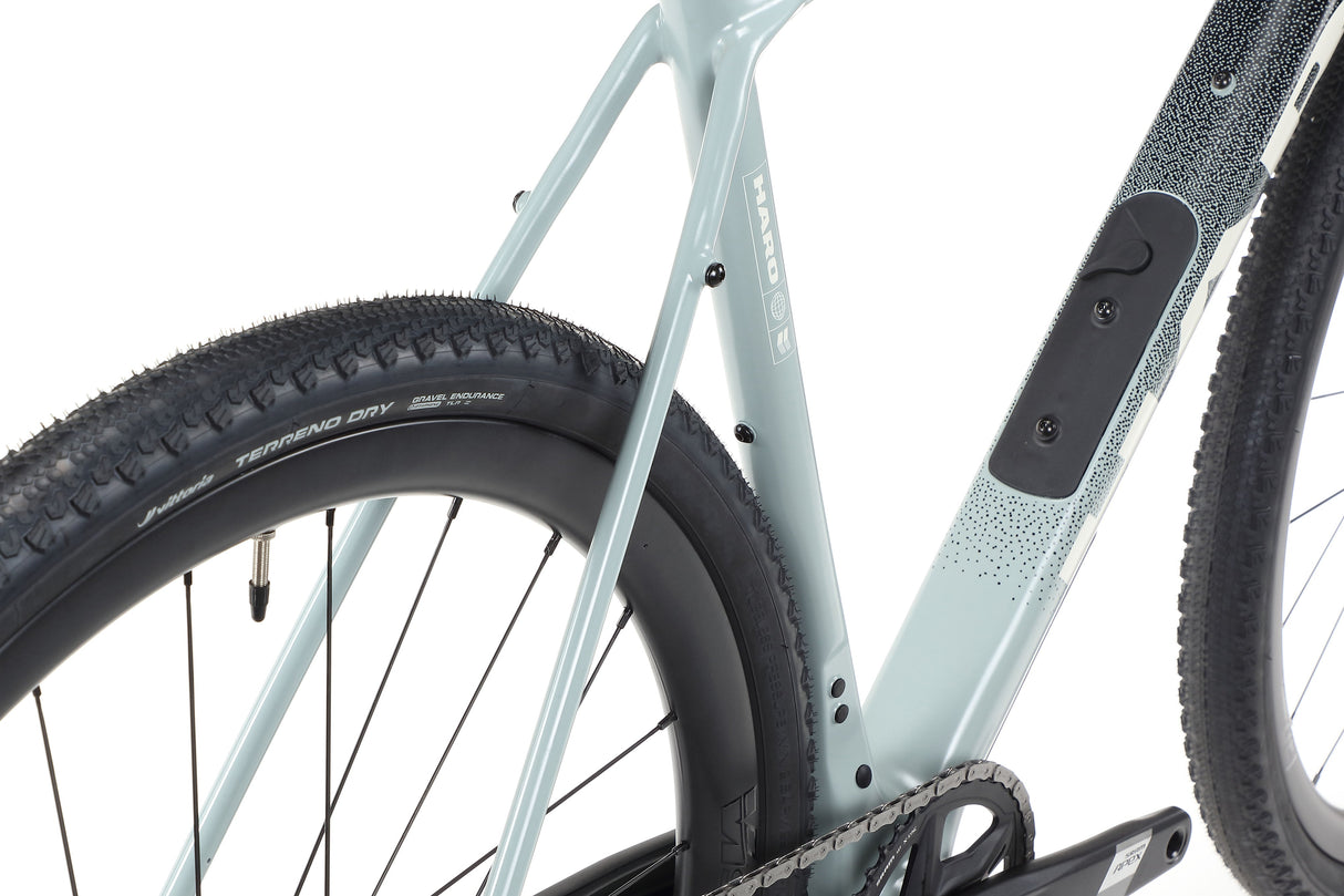 Haro Buzzard Carbon 2 – gravelowy rower z karbonową ramą i napędem SRAM Apex