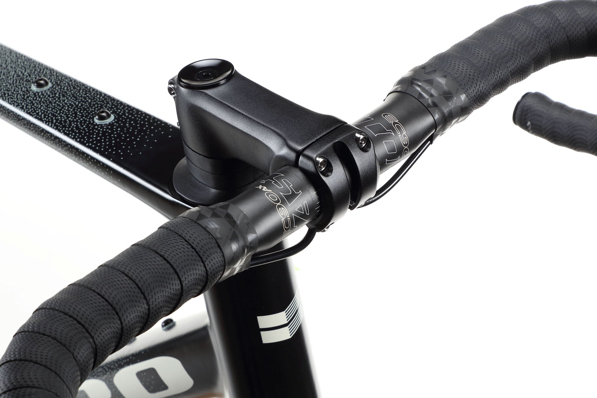 Haro Buzzard TS – gravelowy rower wyścigowy z karbonową ramą i SRAM Force