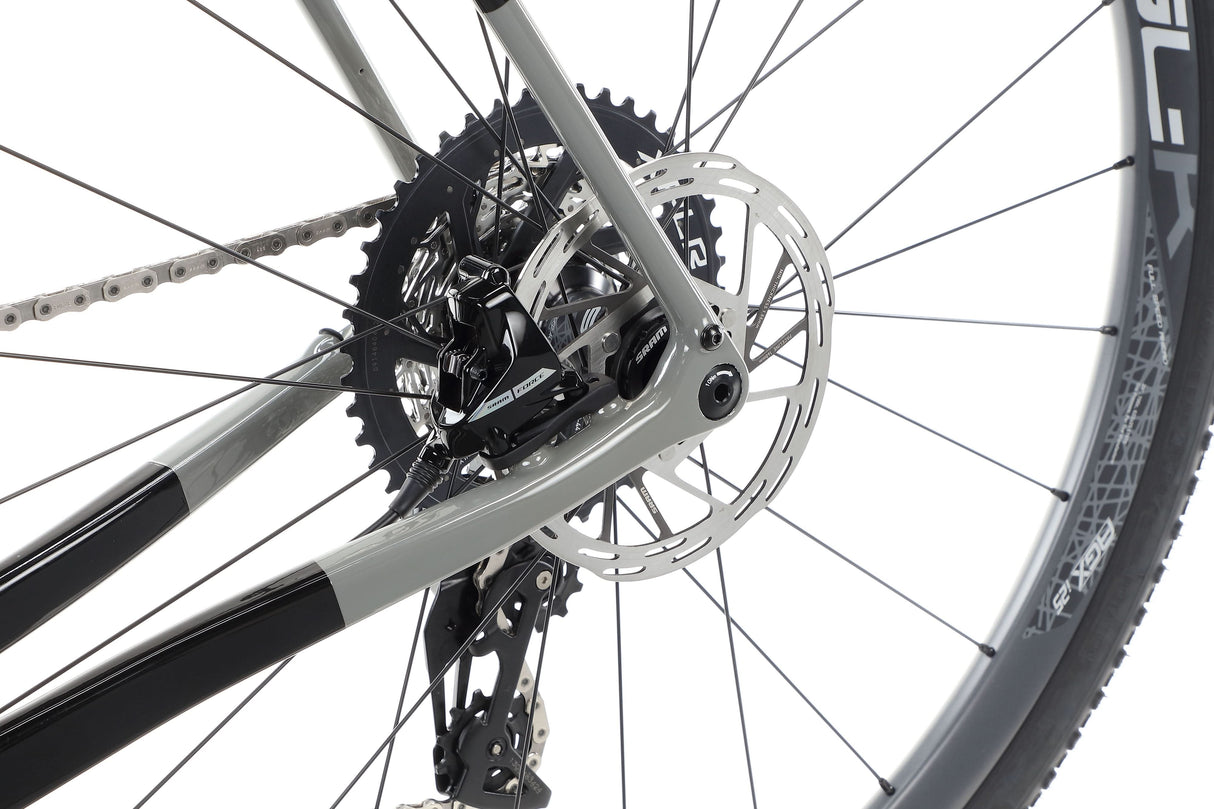 Haro Buzzard TS – gravelowy rower wyścigowy z karbonową ramą i SRAM Force