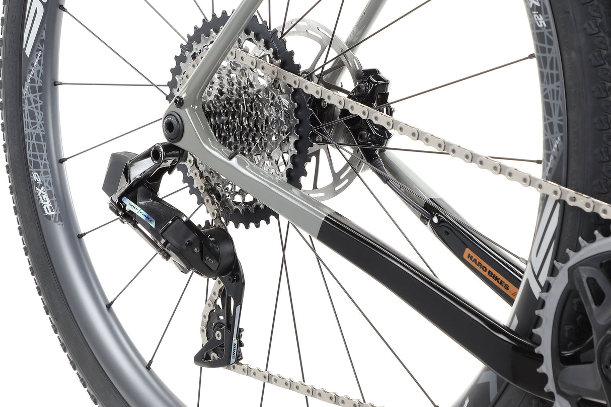 Haro Buzzard TS – gravelowy rower wyścigowy z karbonową ramą i SRAM Force