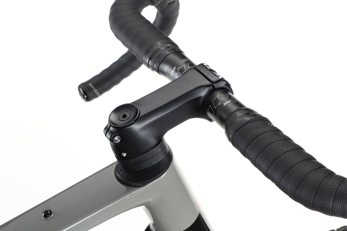 Haro Buzzard TS – gravelowy rower wyścigowy z karbonową ramą i SRAM Force