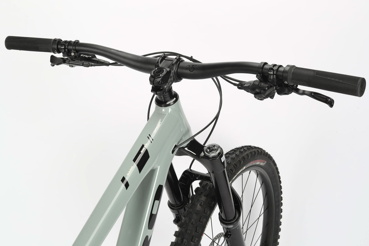 Greer Alloy 1 – profesjonalny rower MTB Enduro z 170/160 mm skokiem