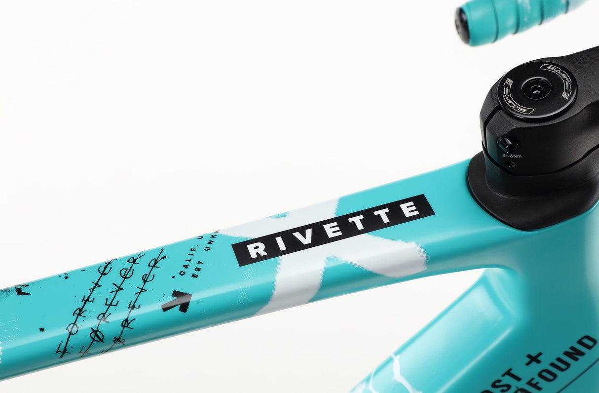 Rivette Carbon 1 – wyścigowy rower szosowy z ramą z karbonu i Ultegra Di2 | Ride Hub