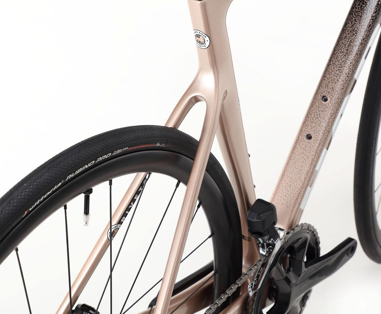 Rivette Carbon 2 – przystępny cenowo rower szosowy z karbonową ramą | Ride Hub