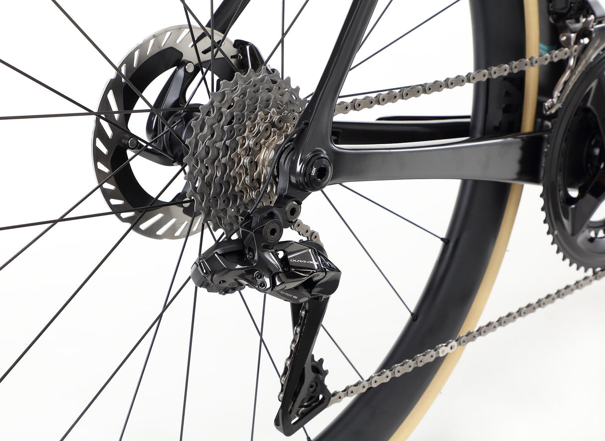 Rivette Carbon Top Shelf – Wyścigowa Maszyna z Włókna Węglowego | Ride Hub