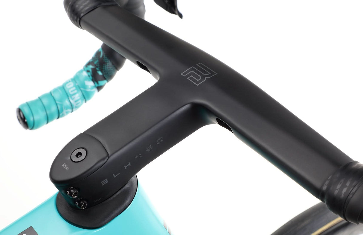 Rivette Carbon Top Shelf – Wyścigowa Maszyna z Włókna Węglowego | Ride Hub