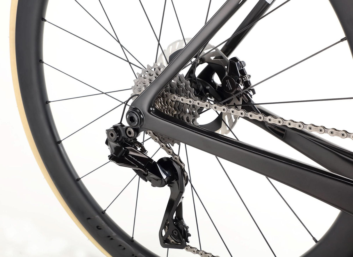 Rivette Carbon Top Shelf – Wyścigowa Maszyna z Włókna Węglowego | Ride Hub
