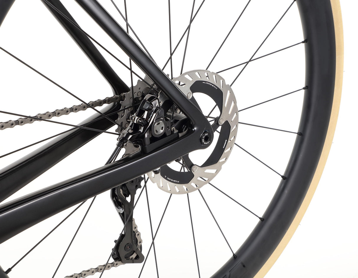 Rivette Carbon Top Shelf – Wyścigowa Maszyna z Włókna Węglowego | Ride Hub