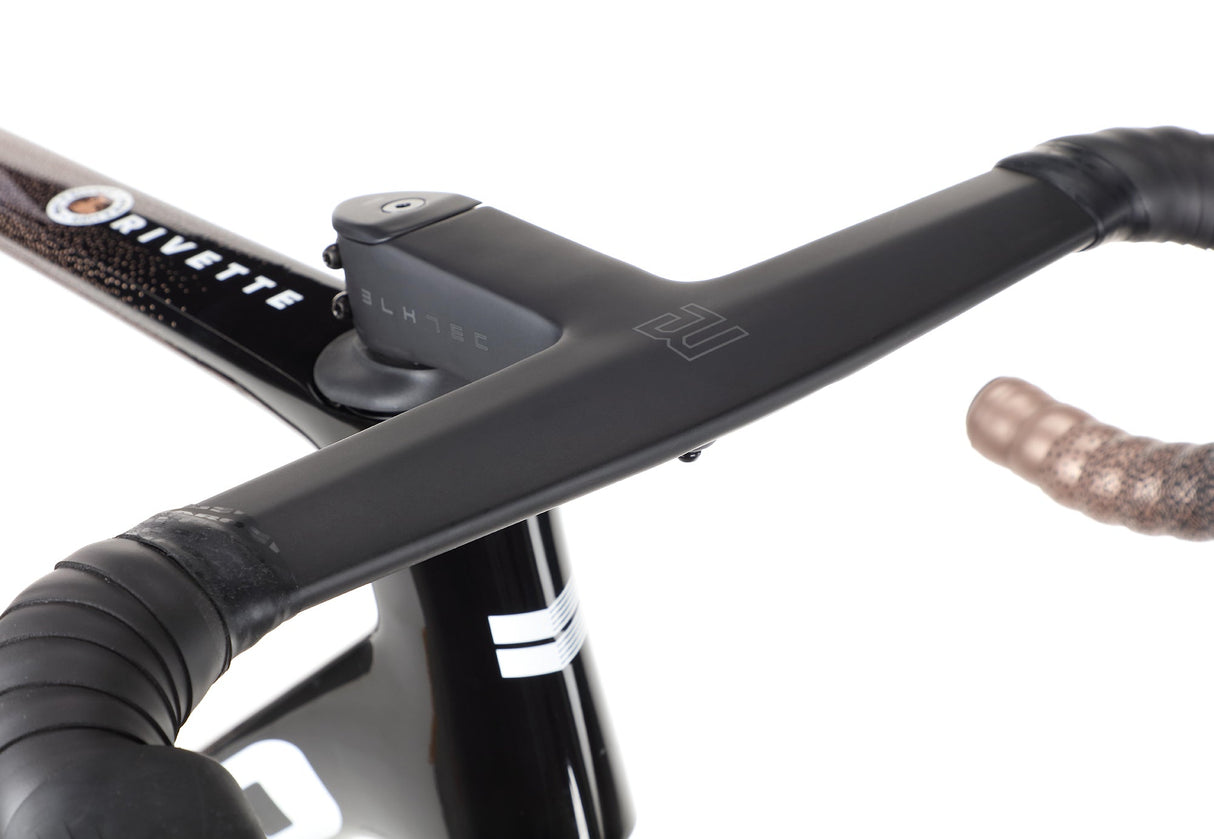 Rivette Carbon Top Shelf – Wyścigowa Maszyna z Włókna Węglowego | Ride Hub