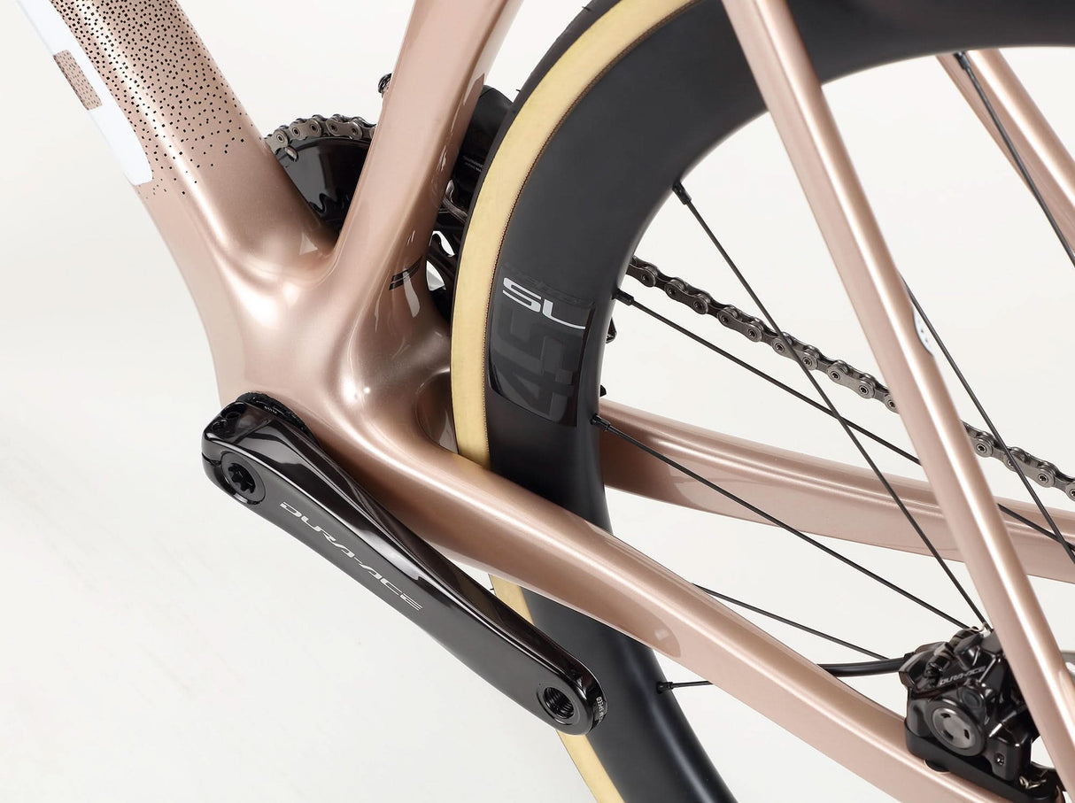 Rivette Carbon Top Shelf – Wyścigowa Maszyna z Włókna Węglowego | Ride Hub