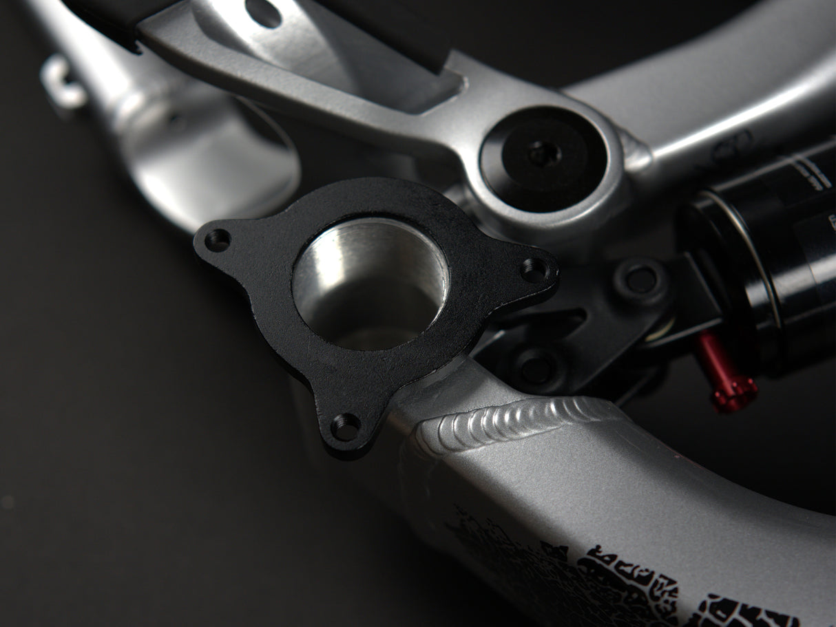 Wkręcany suport z mocowaniem ISCG05 (zdejmowanym) | RideHub