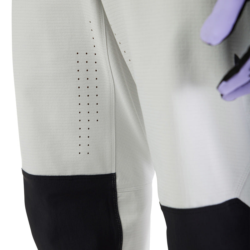 Spodnie Rowerowe Fox Defend Park Light Grey | RideHub