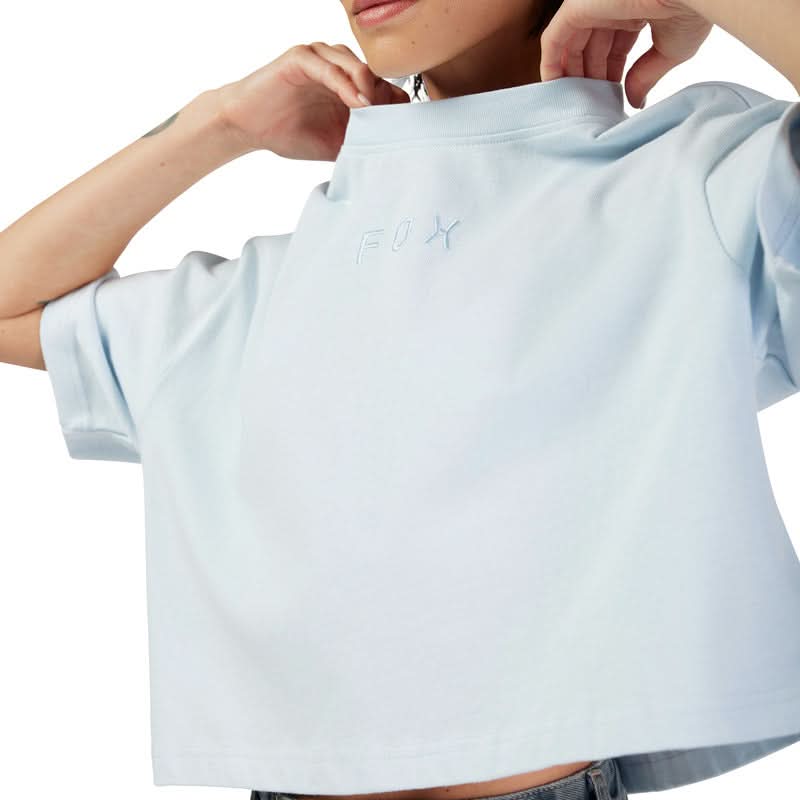 T-SHIRT FOX LADY WORDMARK OS CROP TEE PALE BLUE