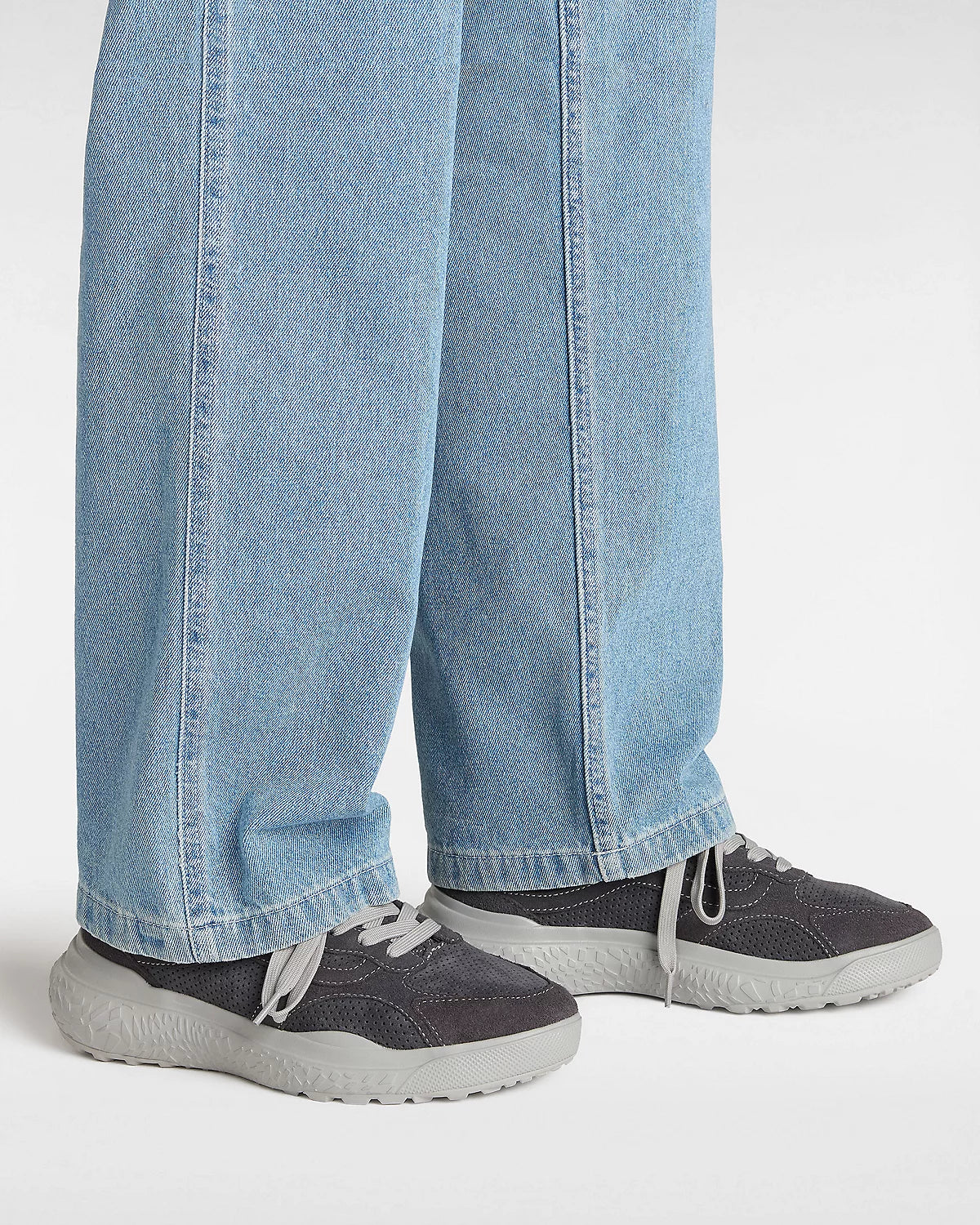 Buty Vans UltraRange Neo VR3 MTE Black/White | RideHub