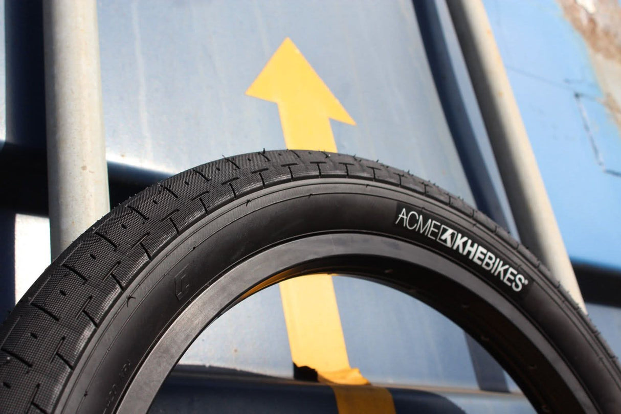 Opona BMX KHE ACME 20 x 2,40" | RideHub