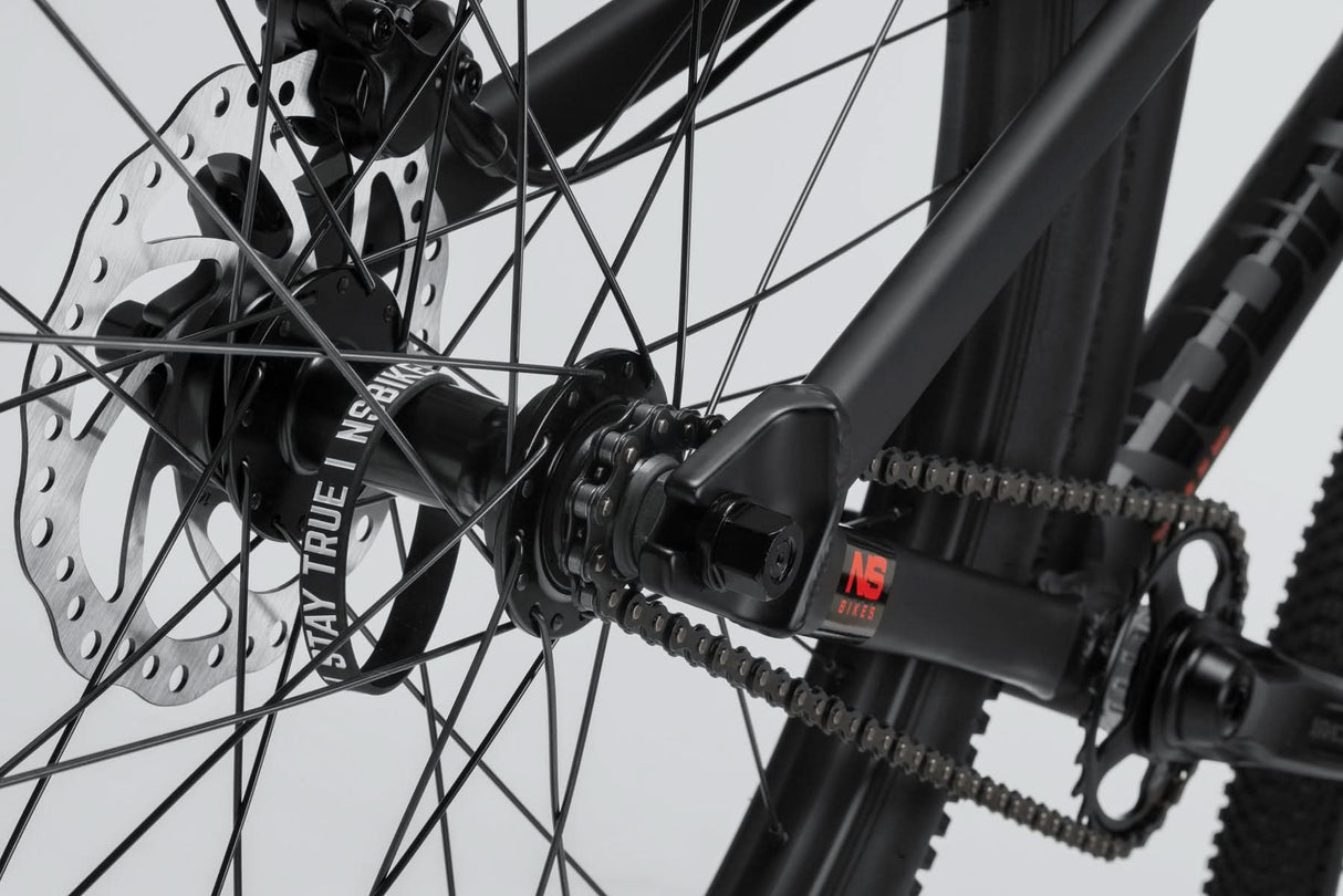 Rower dirtowy NS Bikes Movement 2 26" Czarny | RideHub