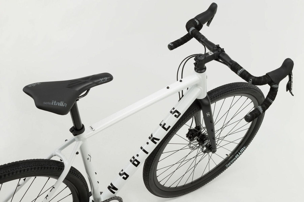 Rower gravelowy NS Bikes Rag+ 3 700C Biały | RideHub
