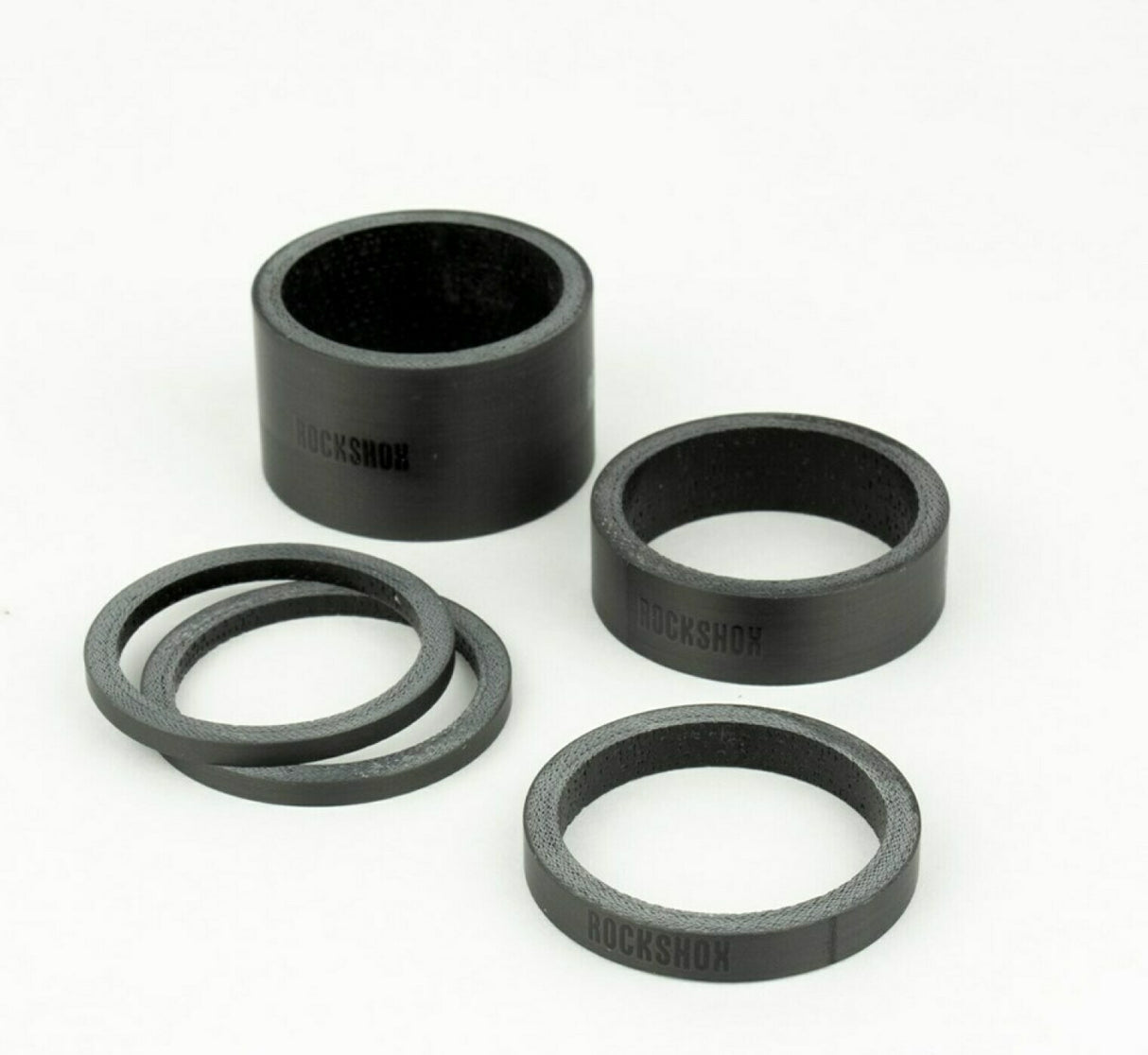 Zestaw podkładek sterowych RockShox UD Carbon – Gloss Black Logo | RideHub