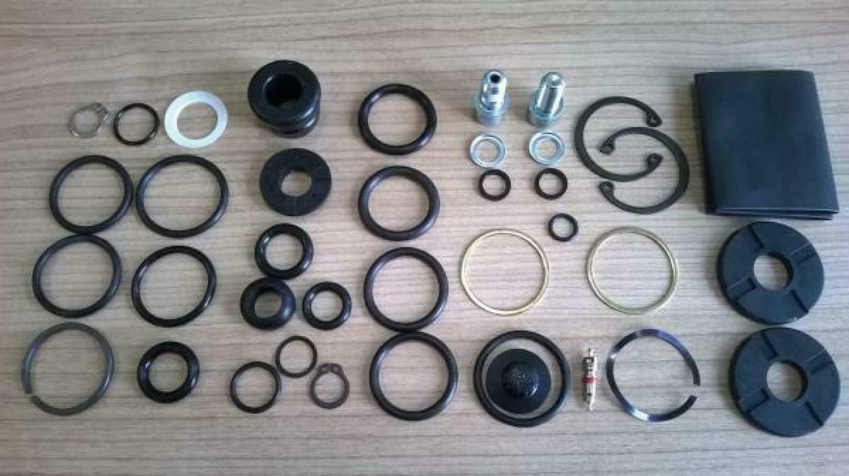 Zestaw serwisowy RockShox XC32 / Recon Silver B1 – Full Service Solo Air | RideHub