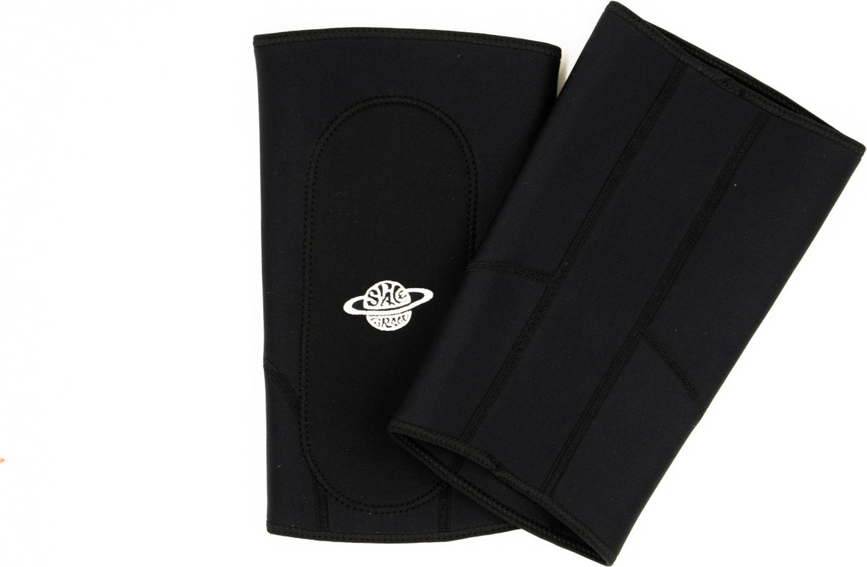 Nakolanniki Space Brace Dennis Enarson Signature – profesjonalna ochrona dla BMX | Ride Hub