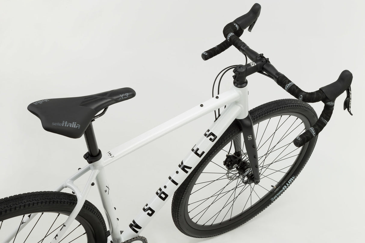 Rower gravelowy NS Bikes Rag+ 3 700C Biały | RideHub